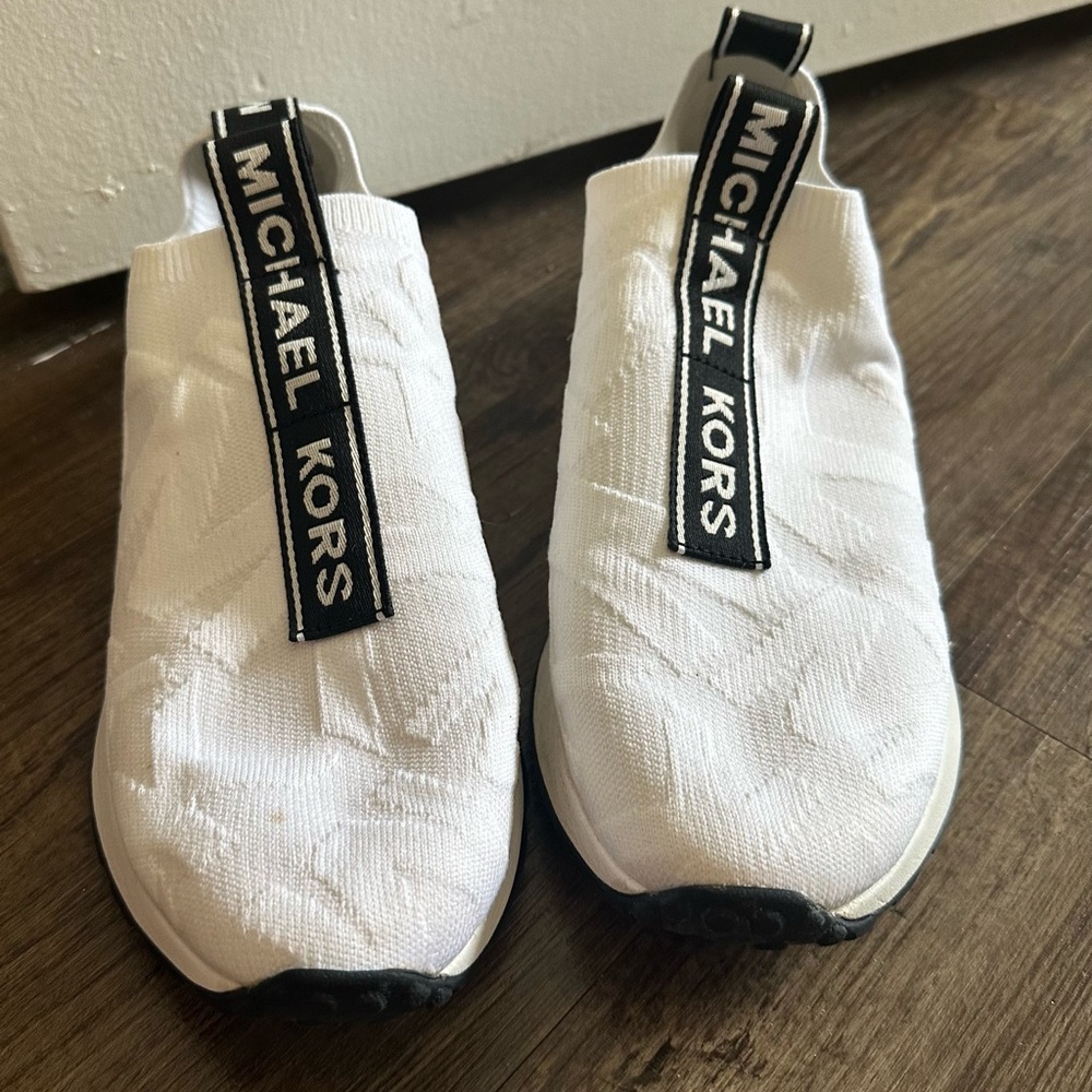 Michael Kors White Slip-On Knit Sneakers with Black Logo Pull Tabs
